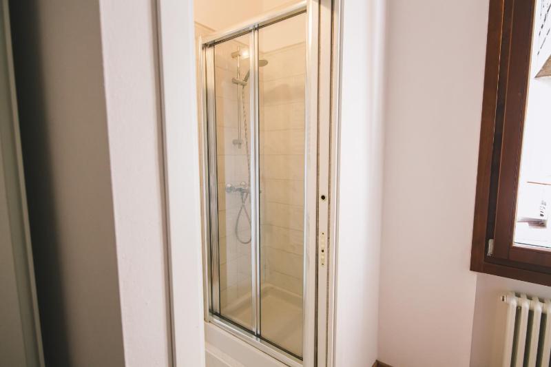 One-Bedroom Apartment image 4