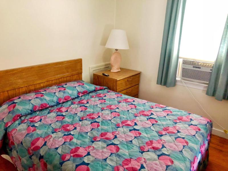 Three-Bedroom House image 4
