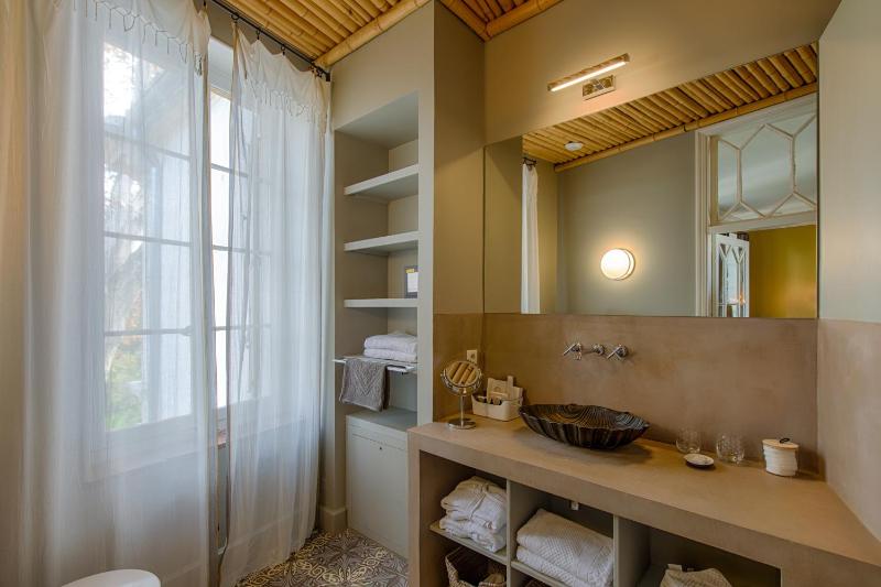 Suite with Garden View image 4