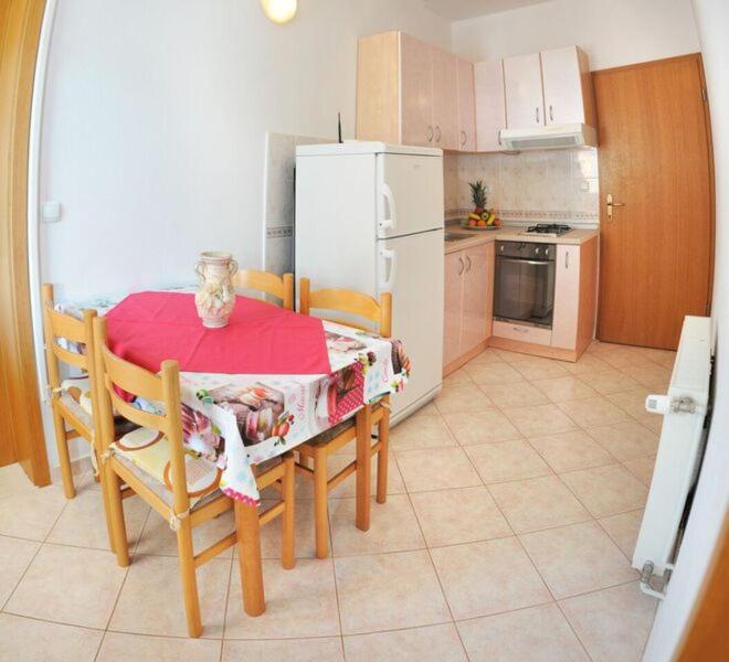 Apartment with Sea View image 3