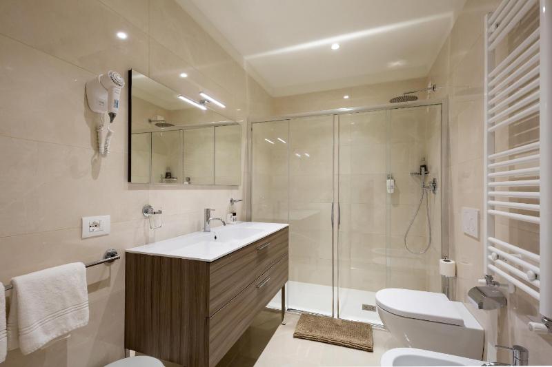 International Beach Hotel - image 29