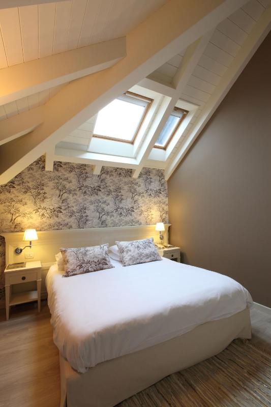 Deluxe Suite image 3