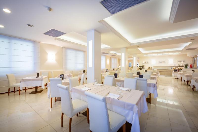 International Beach Hotel - image 31