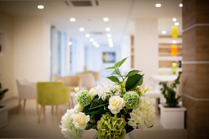 International Beach Hotel - image 30