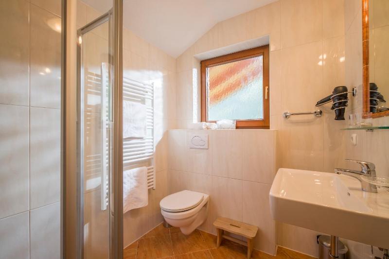 One-Bedroom Apartment image 2