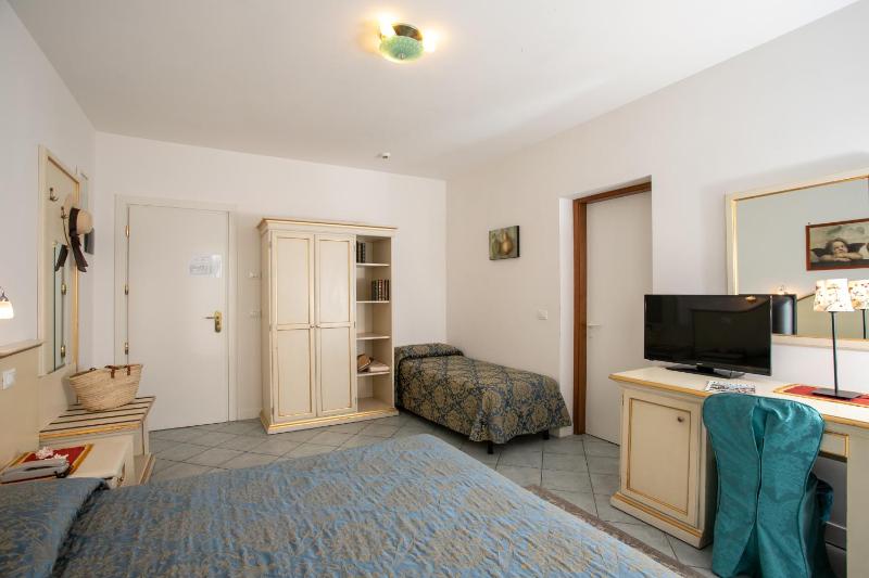 Hotel Elpiro - image 13