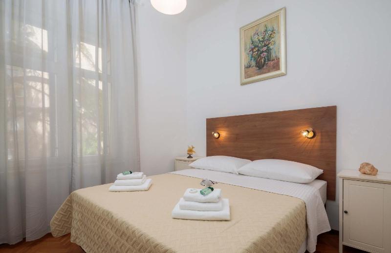 PLR-Royal luxury apartment - image 12