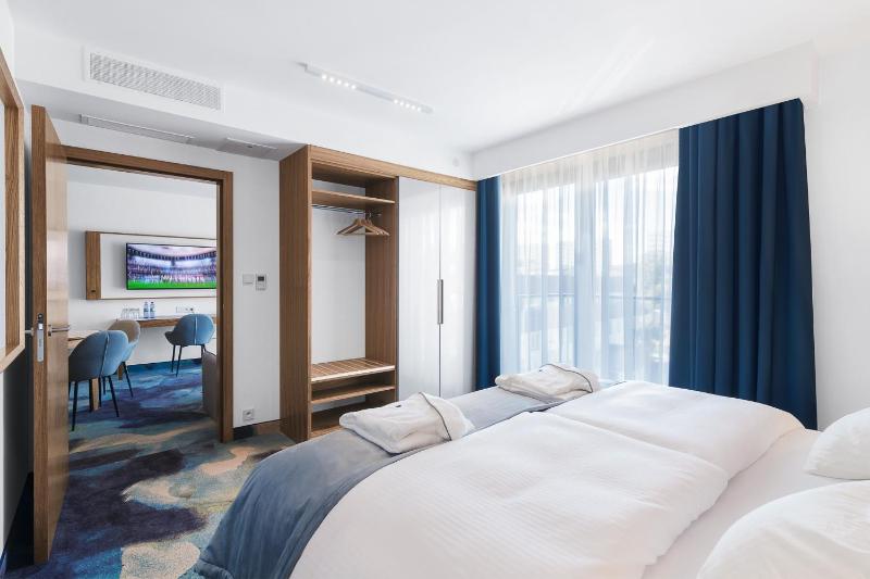 Family Suite with Balcony image 4