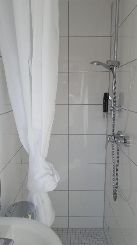 Apartment (1 Adult) image 2