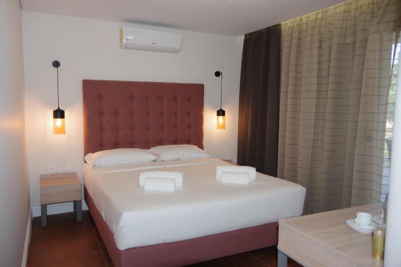 Deluxe Double Room image 1