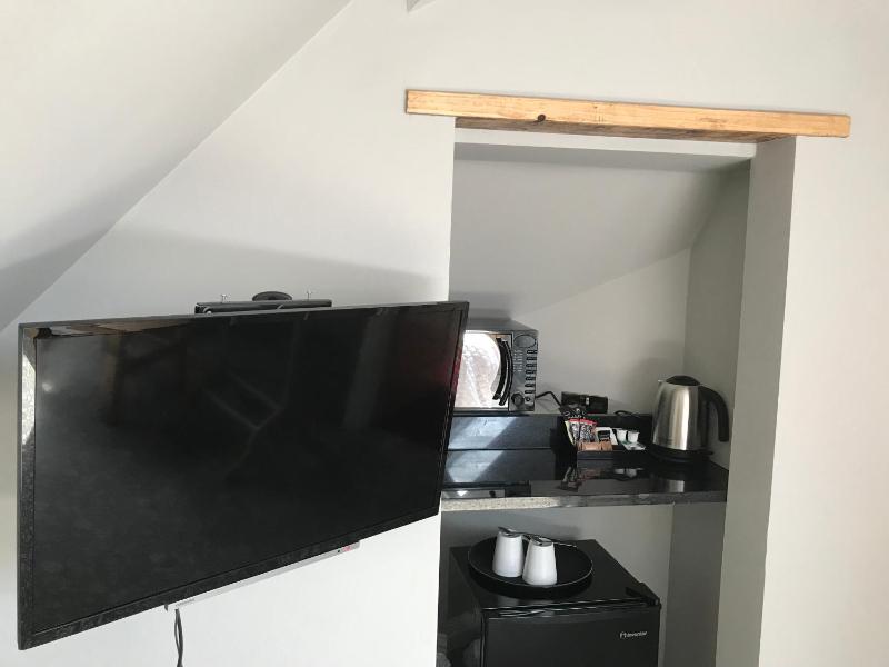 Double Deluxe Room with Separate Private Bathroom image 2