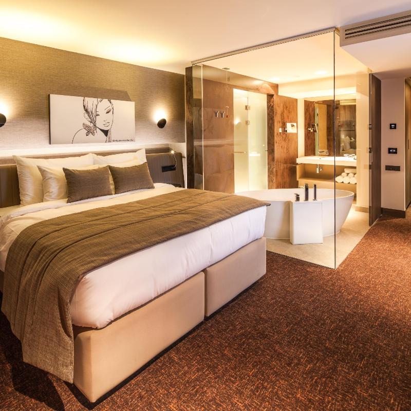 Lifestyle Signature Room with pool access included image 4