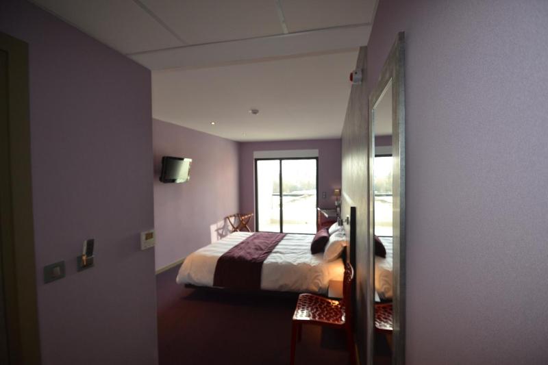 Deluxe Room  (disability access)  image 3