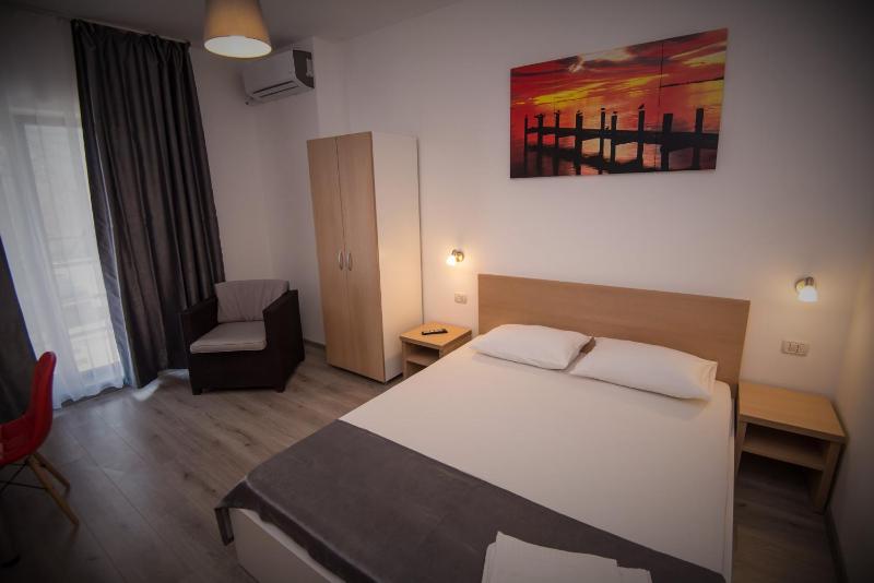 EfoRooms - Apartamente si Camere moderne - image 21