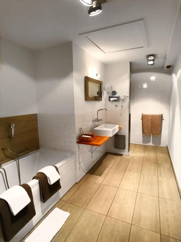 Executive Suite image 4