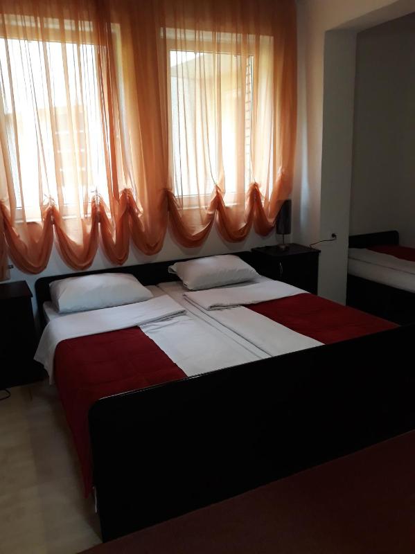 Triple Room with Private Bathroom image 3
