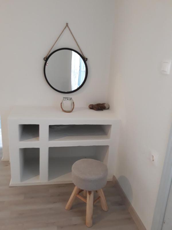Studio Apartment image 2