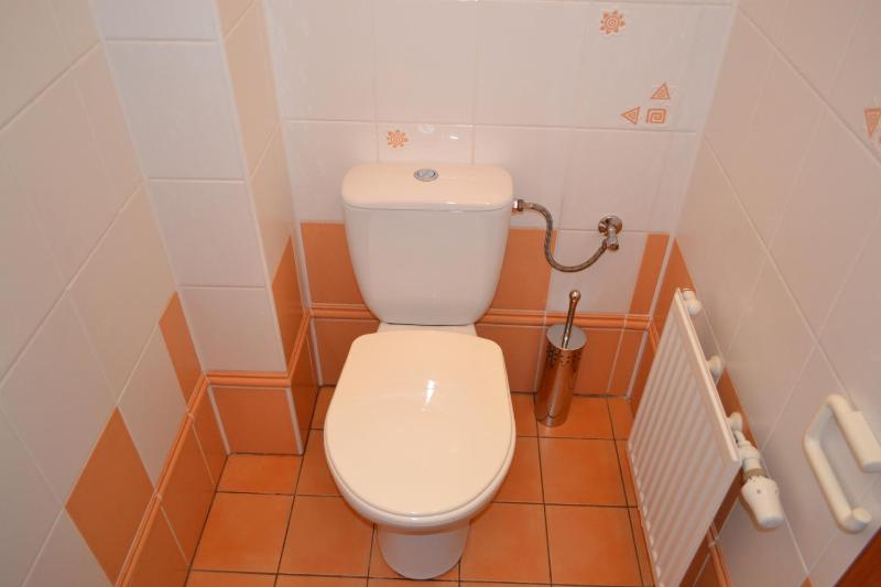 One-Bedroom Apartment image 4