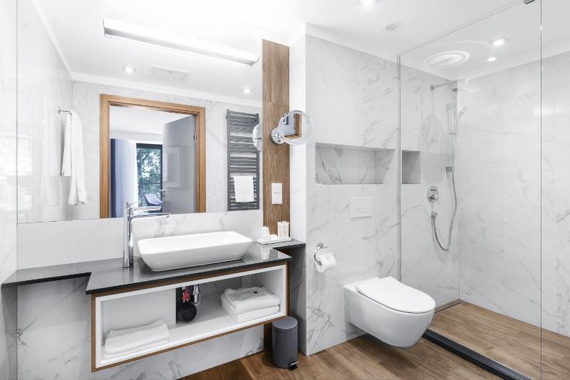 Family Suite with Balcony image 2