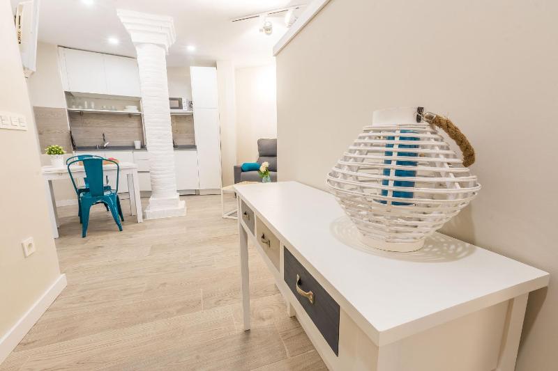 Studio Apartment image 4