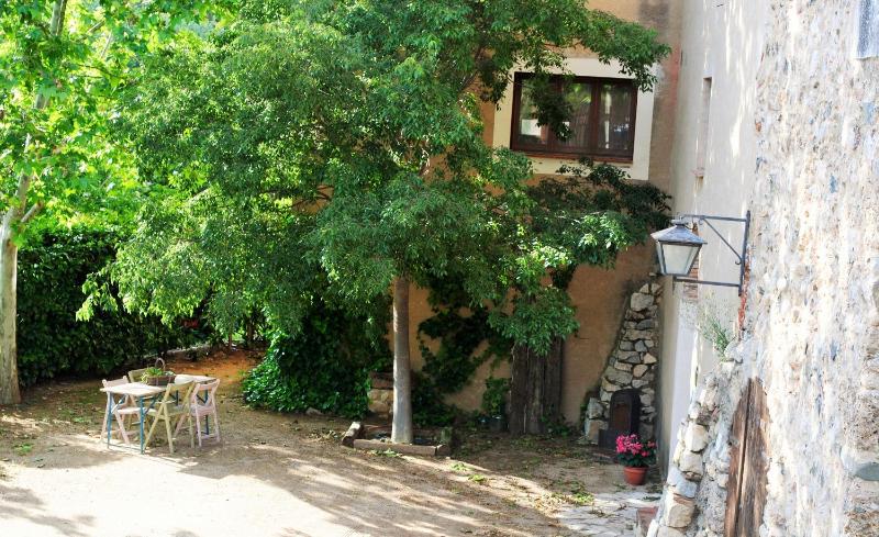 Three-Bedroom House image 1