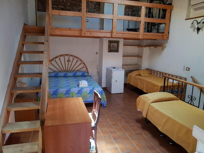 Classic Quadruple Room image 4