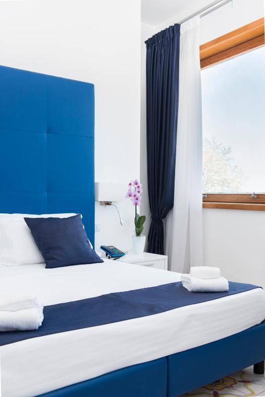 Large Double or Twin Room image 1