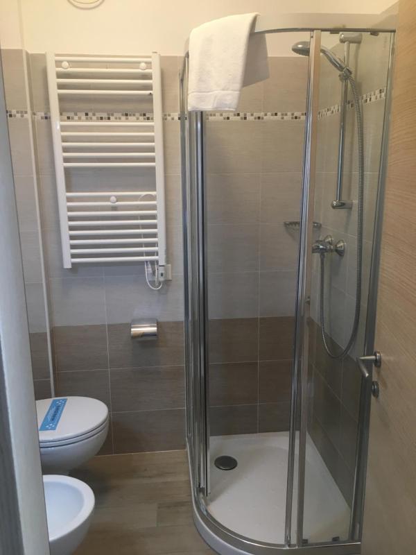 Standard Quadruple Room image 2