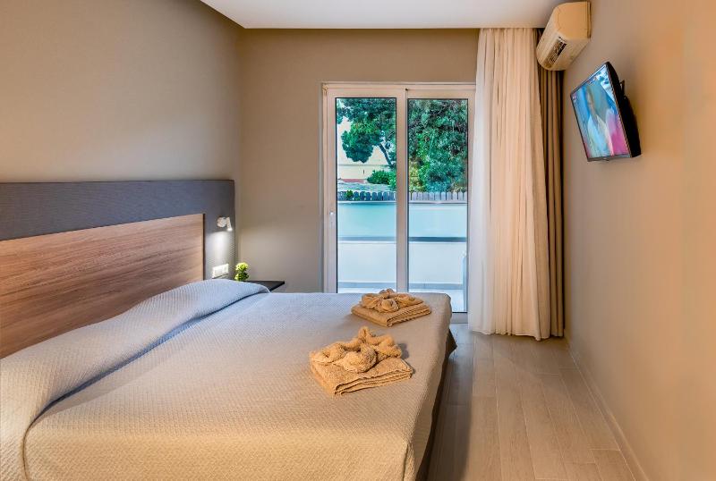 Sunday Hotel - image 5