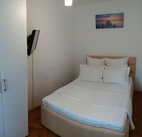 Apartment image 2