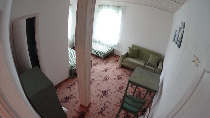 Twin Room with Lake View image 1