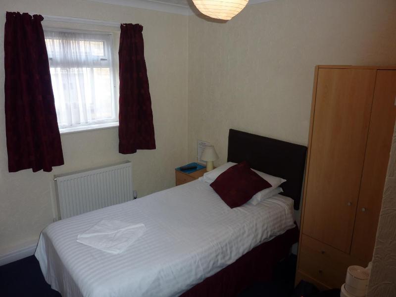 Single Room image 2