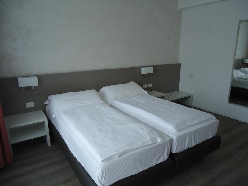 Triple Room image 1