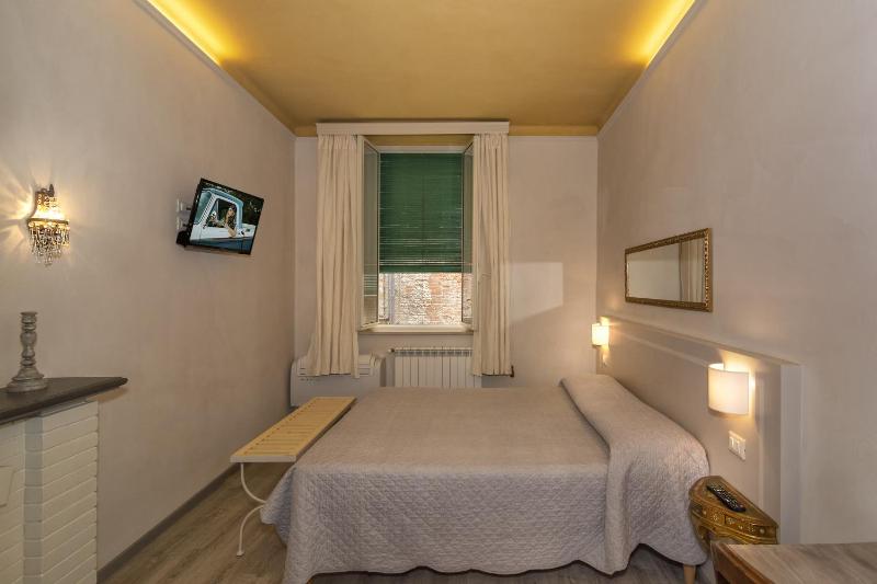 Double Room with Private Bathroom image 4