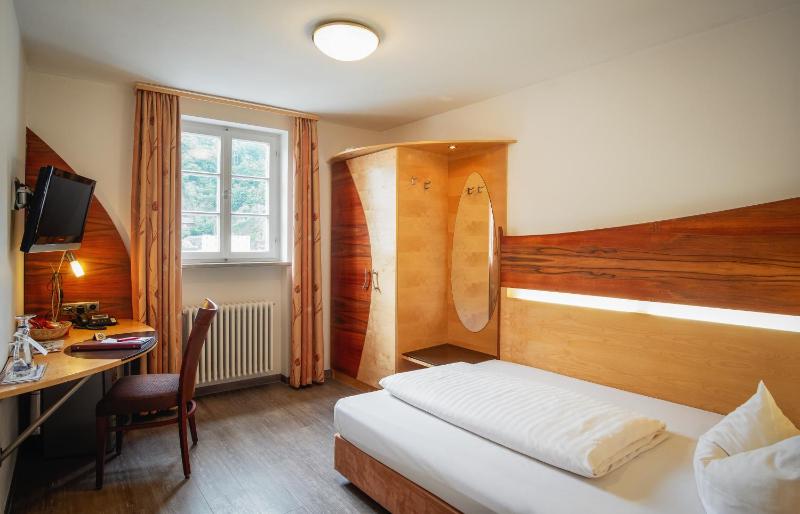 Comfort Single Room image 4