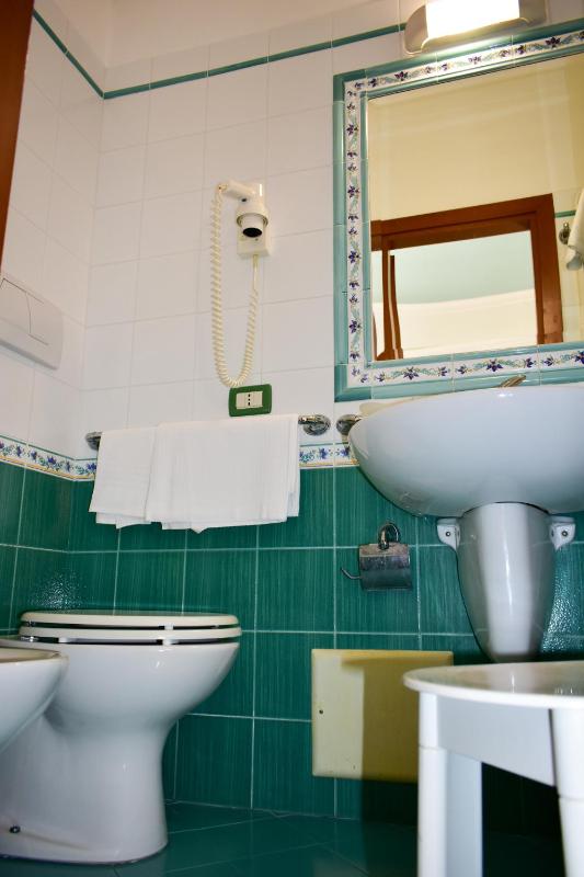 Single Room image 2