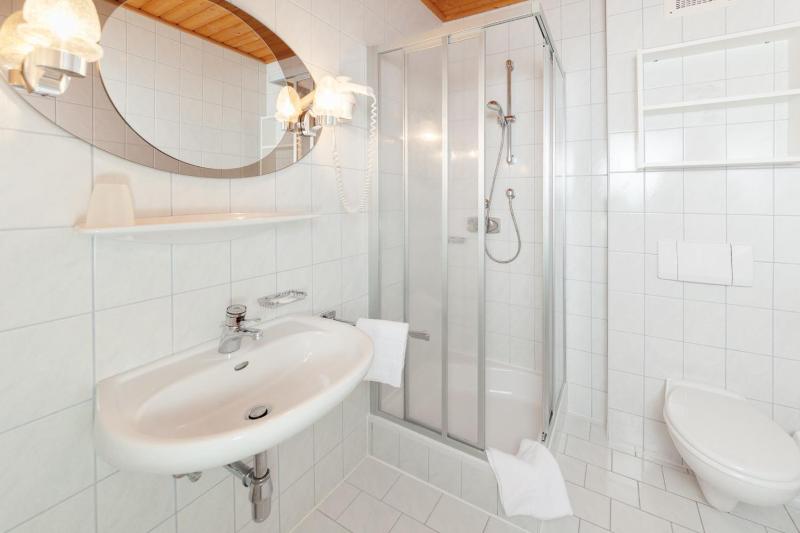 Single Room image 4