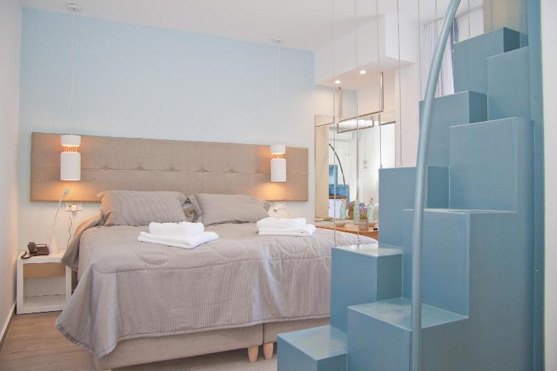 Studio - Split Level Sea View image 4