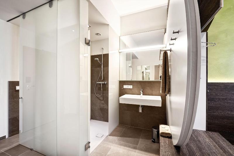 Standard Single Room image 4