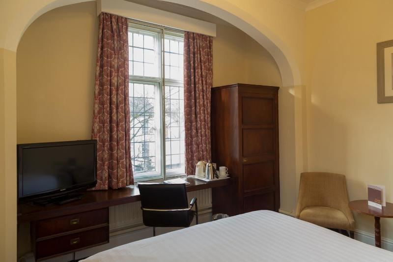Best Western Plough and Harrow Hotel - image 18
