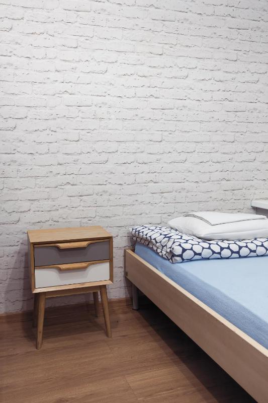 Triple Room with Shared Bathroom image 3