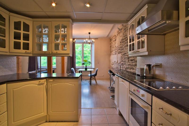 Dream Stay - Old Town Church View Apartment with Sauna - image 14