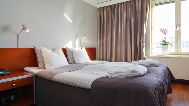 Double Room image 1