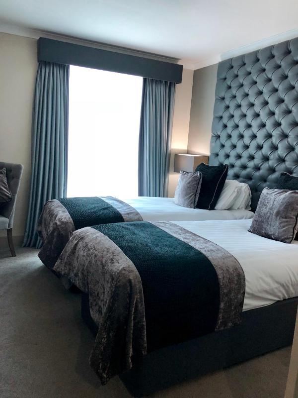 Superior Twin Room image 1