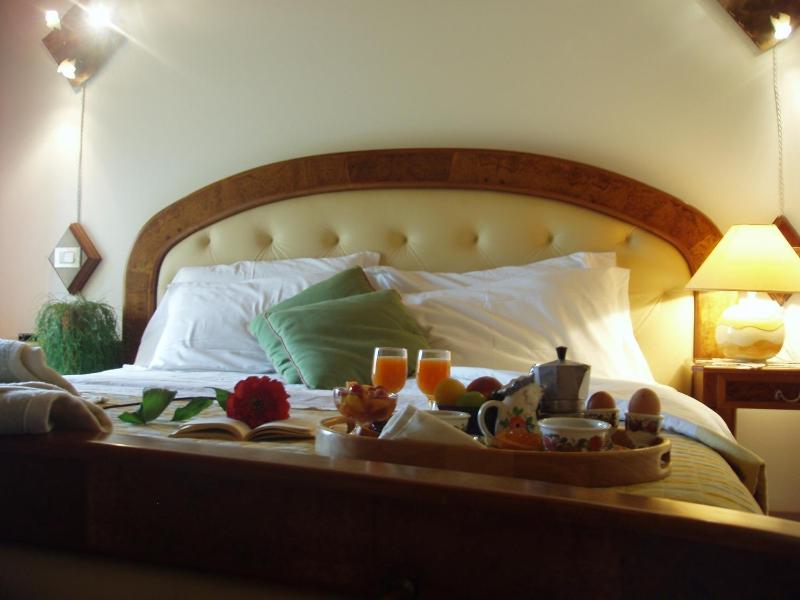 Double or Twin Room image 3