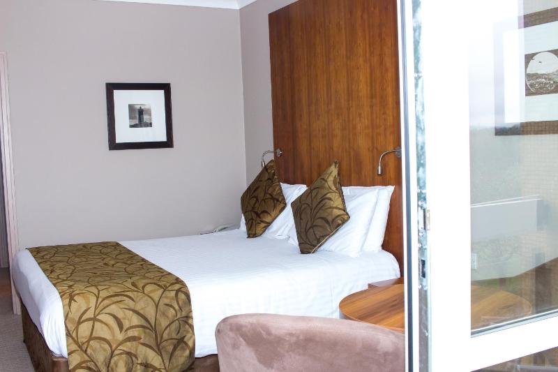 King Room with Balcony image 2