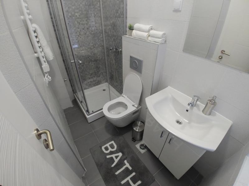 Apartments Sari - image 10
