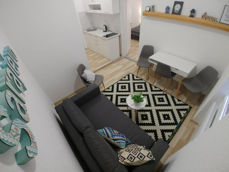 One-Bedroom Apartment image 4