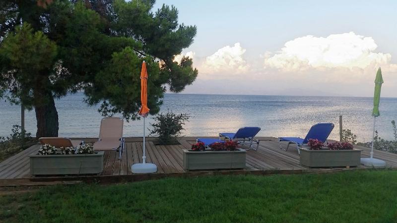 Bungalow - Water Front  image 4