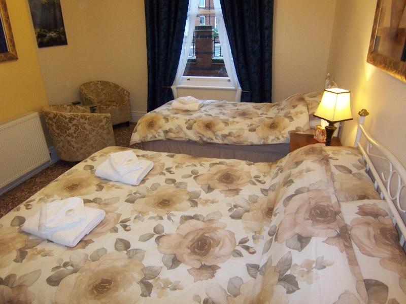 Double Room image 4